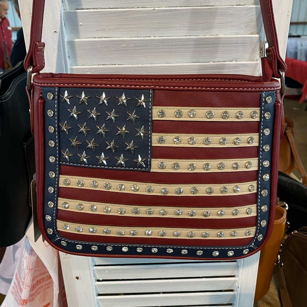 Montana West American Flag Concealed Carry Purse - Picture 3 of 5